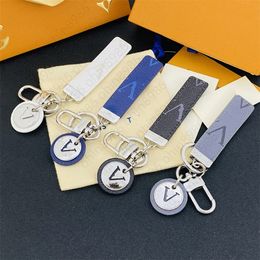 Brand Designer Keychain Fashion Young Car Letter Keychain New Womens Bags Lanyards Love Charm Couple Keychain Luxury Leather Small Jewelry