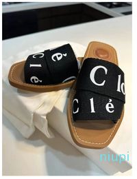 Casual Shoes Designer Slippers Summer Cross Woven Strap Roman Sandals Beach White Black Fashion Worn In