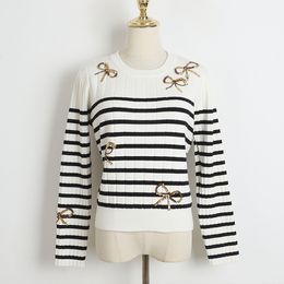 821 L 2023 Autumn Women Sweater Long Sleeve Crew Neck Pullover White Black Button Brand Same Style Striped White Womens DL