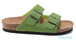 New Slippers Boston Clogs Slipper Sandals Designer Summer Cork Flat Slides Leather Favourite Beach Clog Big Head Arizona Mayari Sandal Fashion