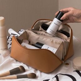 Waist Bags Large Capacity Travel Cosmetic Bag Portable Leather Women Bathroom Wash Multifunctional Toiletry Kit 230826