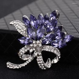Men's Suits 004 Bouquet Brooch Luxury Women Pins Clothing Accessories Corsage Jewellery Wedding Backpack Hat Shirt Lapel Gifts