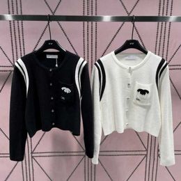 Moda örgü sweater ultra ince nefes alabilen rahat hırka tasarımcı kazak kadın düğmesi havlu nakış örme gömlek