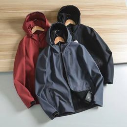 Men's Jackets Spring and autumn high quality outdoor warm windproof waterproof fleece soft shell zipper hooded jacket 230826