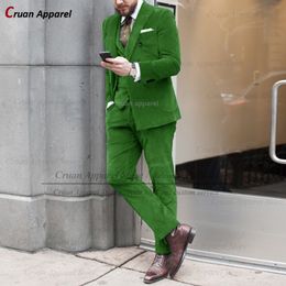 Men's Suits Blazers Corduroy Green Men Suits Slim Fit Classic Winter Tuxedos for Business Wedding Prom Custom Fashion Blazer Vest Pants 3 Pieces Set 230827