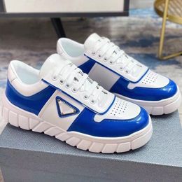 Prad Triangle Leather Sneakers men Designer Logo shoes Travel Flat lace-up Casual Bright lacquer leather Prads Thick bottom shoe platform lady Sports Trainers 06
