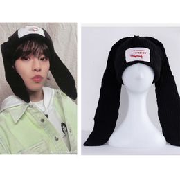 Beanie/Skull Caps KPOP Stray Kids Seungmin MANIAC Poster Same Style Rabbit Ears Knitted Wool Hat Funny Personality Fashion Casual Hat 230826
