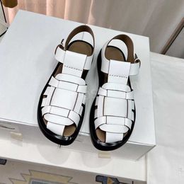 the row shoes New Summer 2023 Roman Ladies Casual Shoes Designer Classic Fashion Leather Buckle Hollow Weave Flat Heel Thick Bottom Formal Shoes Factory WWUO