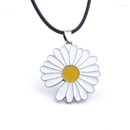 Pendant Necklaces Yungqi Daisy Necklace For Women Men Silver Color SunFlower Hip Hop Enamel White Fashion Charm Jewelry