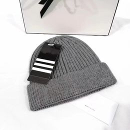 Men Sport Beanies Knitted Women Beanie Fitted Unisex Letters Outdoor Fashion Hip Hop Street Hats 10 colors