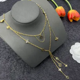 Bracciale collana da donna con ciondolo a forma di fiore Collane di perle classiche di moda Catena di design Gioielli da sposa da donna 2308287Z