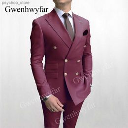 Gwenhwyfar Double Breasted Men Suit Burgundy Two Pieces Slim Fit High Quality Wedding Come Party Prom Gold Button Male Suits Q230828
