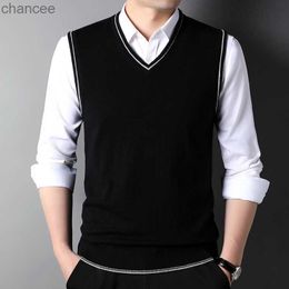 100% Wool Vest Man Thin Autumn and Winter Korean Style Wool V-neck Vest Sweater Loose Sweater Waistcoat Vest HKD230828