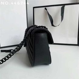 26% OFF Bag 2024 New Launch Designer Handbag Autumn and Winter Double Women's One Diagonal Straddle Lingge Embroidery Thread Chain Guangzhou