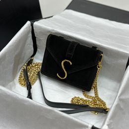 Stylish Womens Mini 14cm Makeup Bag Fanny Pack Calfskin Gold Hardware Metal Buckle Luxury Handbag Shoulder Bag Matelasse Chain Crossbody Bags Card Holder Sacoche