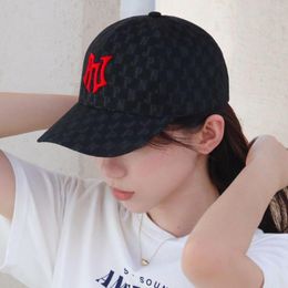 Berets PNJ2023 Classic Trend Cap Lovers Fashionable Outdoor Leisure Sports Black Baseball