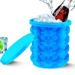 Portable 2 in 1 Large Silicone Ice Bucket Mould with Lid Space Saving Cube Maker Tools for Kitchen Party Barware HKD230828