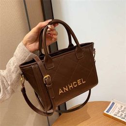 26% OFF Bag 2024 New Launch Designer Handbag Linggetote Women's Winter Versatile Network Red One Diagonal Straddle Tide