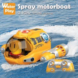 Electric/RC Animals 2023 New Mini RC Boat 24G spray Remote Control Boat Children's Water Toys Birthday Gift Submarine Boat Shape Toys x0828