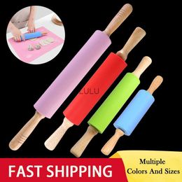 Non-Stick Wooden Handle Pin Pastry Dough Flour Roller Silicone Rolling Pin Kitchen Baking Cooking Tools Christmas Rolling Pin HKD230828
