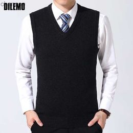 2023 New Fashion Brand Sweater Man Pullovers Vest Slim Fit Jumpers Knitwear Sleeveless Winter Korean Style Casual Clothing Men HKD230828