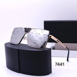 Designer Triangle Letters Sunglasses Women Fashion Luxury Square Adumbral Unisex Casual Golden Full Frame Sun Glasses Trendy Goggle Eyeglass