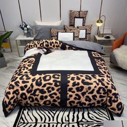 Bedding Sets Designer Letter Printed Queen King Size Duvet Er Bed Sheet With Pillowcases Fashion Luxury Comforter Drop Delivery Home G Dhmcc