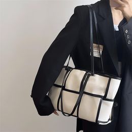Evening Bags Chequered Design Casual Totebag 2023 High Capacity Canvas Panel Women's Shoulder Bag Simple Versatile Commuter Handbag