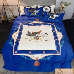 Bedding Sets 2022 Blue Er Veet Queen Size Designer 4 Pcs Set Pillow Cases Horse Print Luxury Home Decoration Drop Delivery Garden Text Dh0Cp