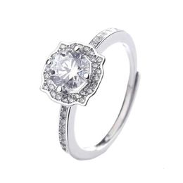 Designer Ring Harry W Luxe Top Luxe mode niche design vierkante ring voor dames Hoogwaardige veelzijdige verstelbare zirkoon diamanten ring Accessoires Sieraden geschenken