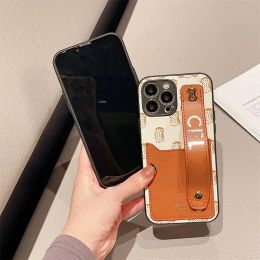 Fashion designers phone case for iPhone 14 13 12 11 XS Pro max plus luxurys Designer phonecases wrist strap value leather cover G2308292PE