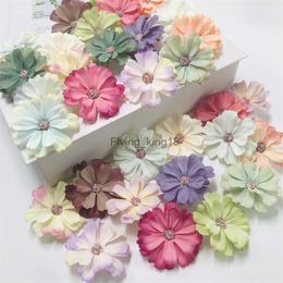 50PCS 4.5CM Silk Daisy Head MINI Wedding Home Decoration DIY Scrapbook Fake Plant Christmas Wreath Headdress Artificial Flowers HKD230829