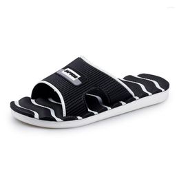 Slippers XEK Women Slides Lightweight Casual Plaid Stripes Sandals Summer Fashion Classic Flip Flops Soft Beach Shoes FM59