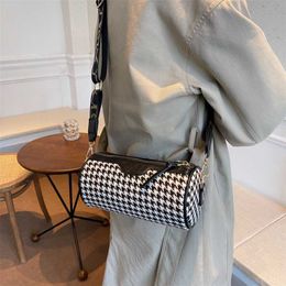 Evening Bags Spring Women's Bag with Thousand Bird Checker Pattern Fashion Shoulder Bag Fashionable and Comfortable Small Popular Zipper Cross Body Cylinder 230828