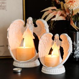 Candle Holders European Pure White Prayer Girl Angel Candlestick Couple Romantic Gift Decoration Resin Figure Small American Statue