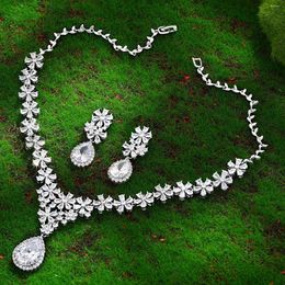 Necklace Earrings Set 2023 Exquisite 2-piece Bridal Zirconia Full Women's Party Jewellery Deluxe Dubai Nigeria CZ Crystal Wedding