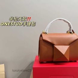 Valentines VT V-buckle Covered Women's Bag Crossbody Lady Square Single Evening Purse Tofu Bags Flip Small Show Style Shoulder Large Rivet Size 19*12cm Gtal