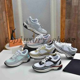 Designer Reflective Sneaker Women Luxury Casual Shoes Platform Patchwork Leisure Sneakers Fashion Outdoor Sneakers