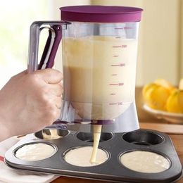 Kitchens Play Food Cupcakes Pancakes Dispenser Cookie Cake Muffins Baking Waffles Dough Cream Speratator Measuring Cup Doser for cakes 230830