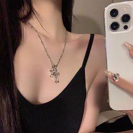 Double Cross Necklace Women's Pendant Decorated with Light Luxury and Small Crowd Design, Luxury Baroque Accessories, Spicy Girls' Clavicle Chain