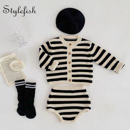 Clothing Sets baby clothing knitwear two piece set boy and girl striped sweater spring Autumn 230830