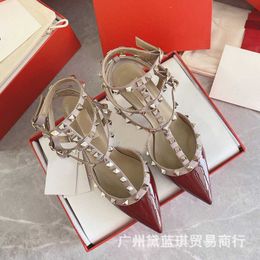 Leather V Classic Lacquer Valention Rivet Pointed heels Back Fashion Show High Heel Sandals Women's Shoes Wedding shoes LNB8F