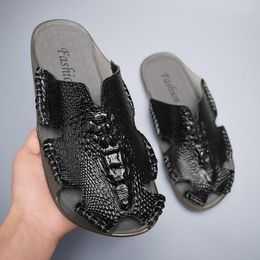 Slippers Daily Street Style 2023 Summer Men Leather Alligator Skin Pattern Classic Slip-On Outdoor Beach Shoes Black Hombre