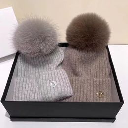 BeanieSkull Caps In Hat Real Fur Pom Poms Women Outdoor Warm Skullies Beanie Winter for Rabbit Knitted Thick Cap Christmas 230829