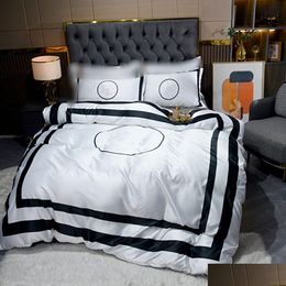 Bedding Sets Luxury Queen Designer 4Pcs/Set White Black King Size Silk Duvet Er Summer Bed Sheet Fashion Pillowcases Drop Delivery Hom Dhki7