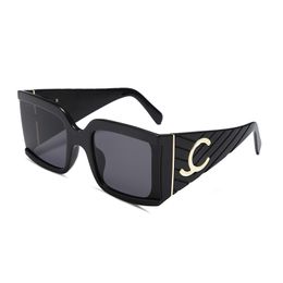 Luxury designer sunglasses for women Oversized Chequered Rim Sunglasses With Case Design Sunglasses Driving Travel Shopping Beach Wear Sunglasses