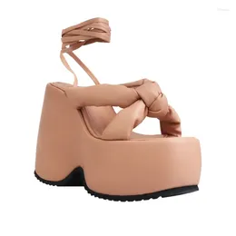 Sandalen Europäische offene Zehen dicke Sohle ausgehöhlte High Heels Hausschuhe eingewickelte Strandpartys Damenschuhe Slope