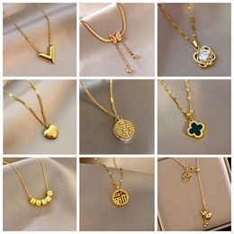 Niche designer high-end light luxury necklace for women's new titanium steel color resistant couple necklace gold jewelry