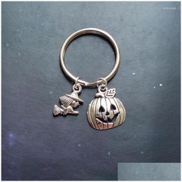 Keychains Lanyards Pumpkins And Witch Key Chain Pendant Halloween Jewellery Gift Tiny Keyring For Girls Drop Delivery Fashion Accessor Dh67B