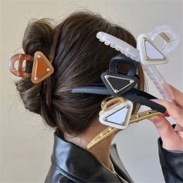 Designer Triangle Hair Clips For Ladies Girls Brand Leisure Casual Hair Claw Fashion Classic Letters Hairpins Hair clip